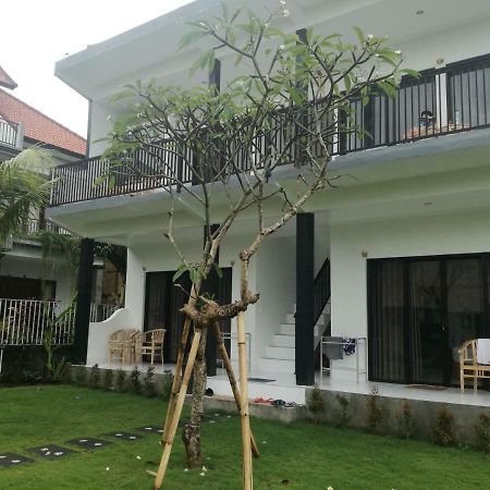 Hello Canggu Homestay Екстер'єр фото